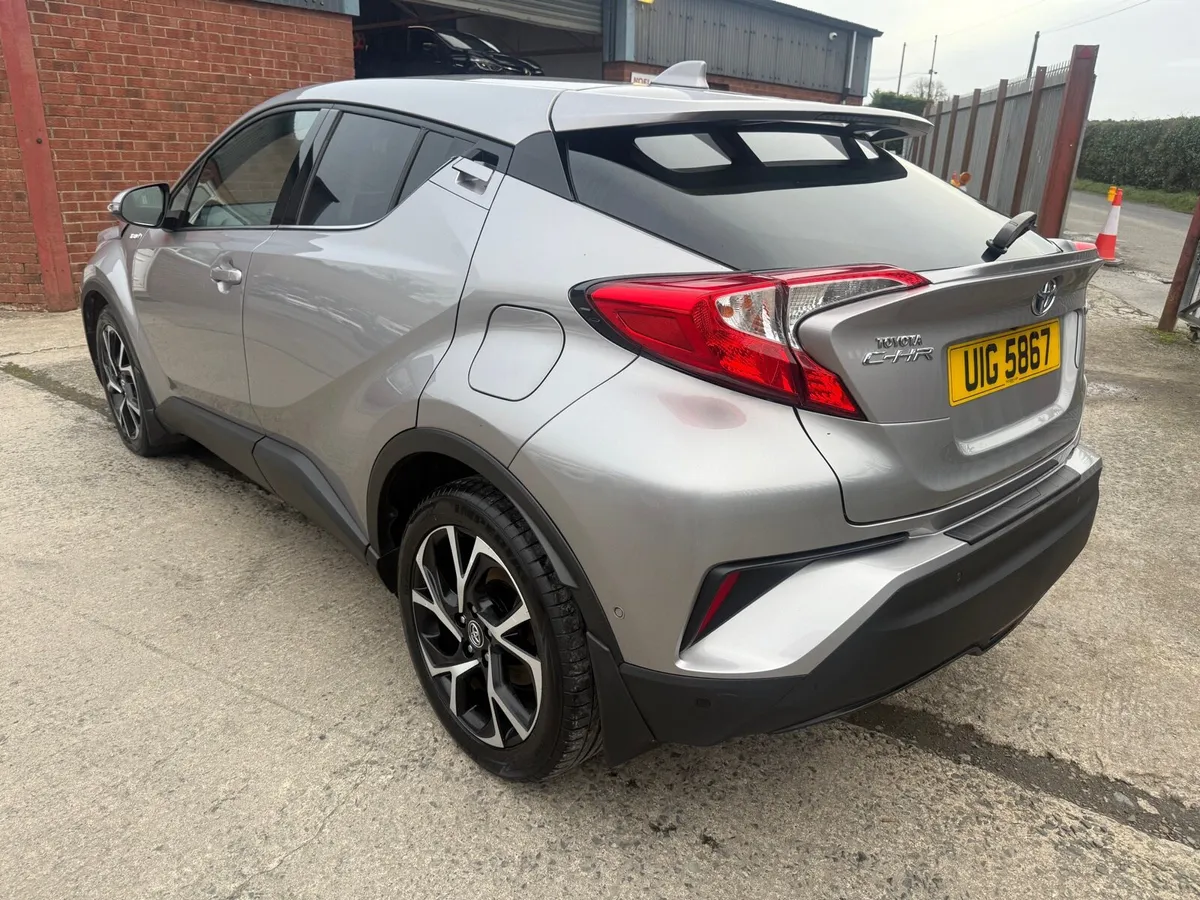 2019 Toyota 1.8 Hybrid Design 5dr Auto only 50k - Image 2