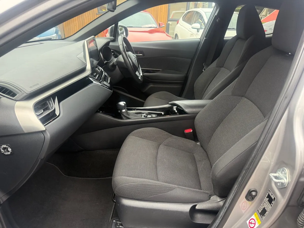 2019 Toyota 1.8 Hybrid Design 5dr Auto only 50k - Image 3