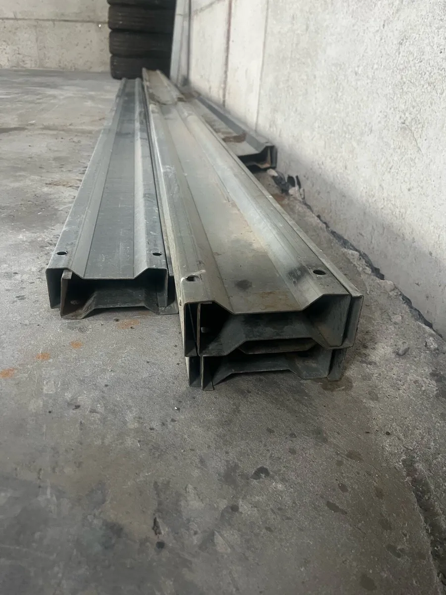8 x Steel purlins new unused - Image 1