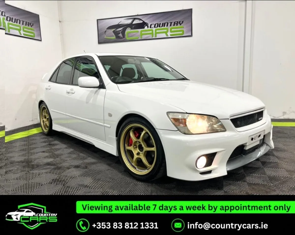 2000 Toyota Altezza Beams//FRESH IMPORT - Image 1