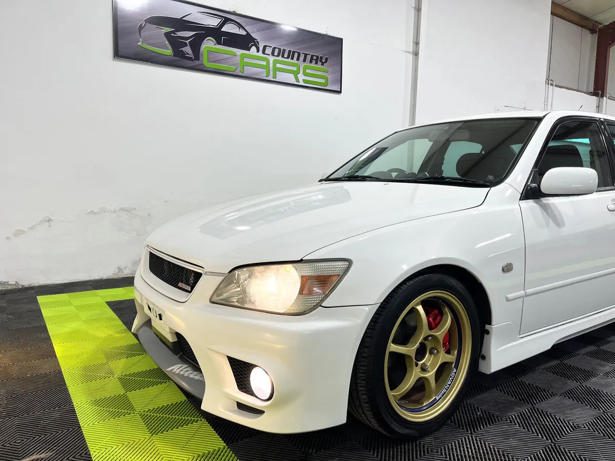 2000 Toyota Altezza Beams//FRESH IMPORT - Image 4