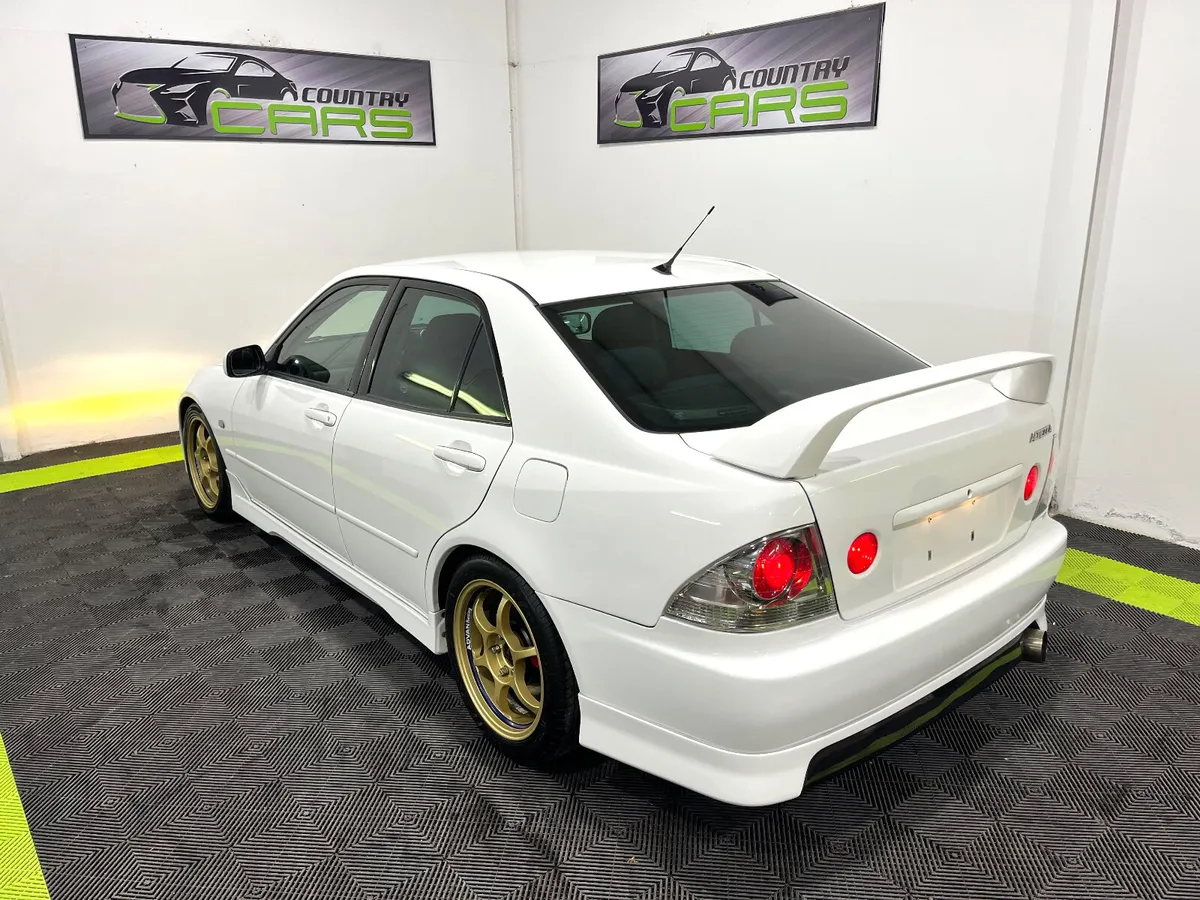 2000 Toyota Altezza Beams//FRESH IMPORT - Image 3