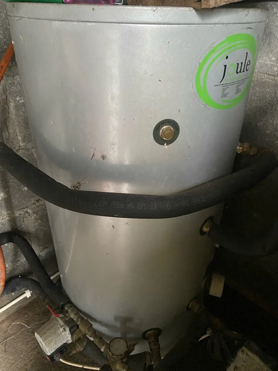 Water cylinder and burner - Image 3