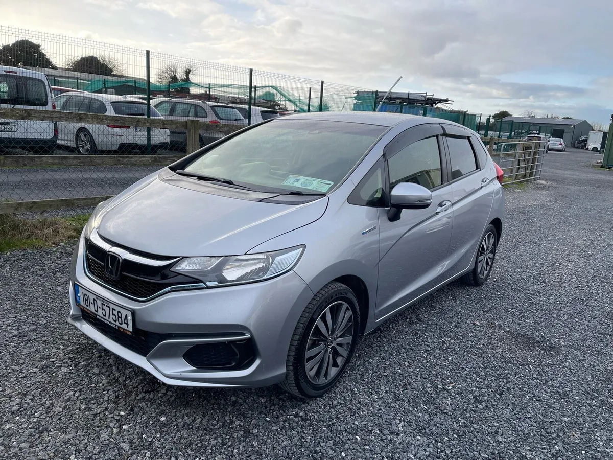 Honda Fit 2018 Excellent condition - Image 2