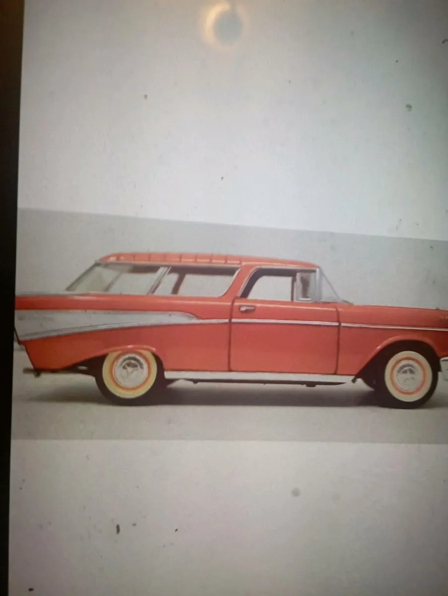 Vintage 1957  CHEVROLET'S BELL AIR NOMAD RED 1-24 - Image 4