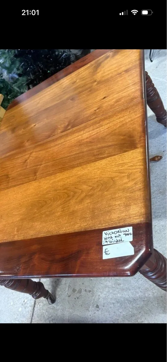Victorian wind out table with winder - Image 4