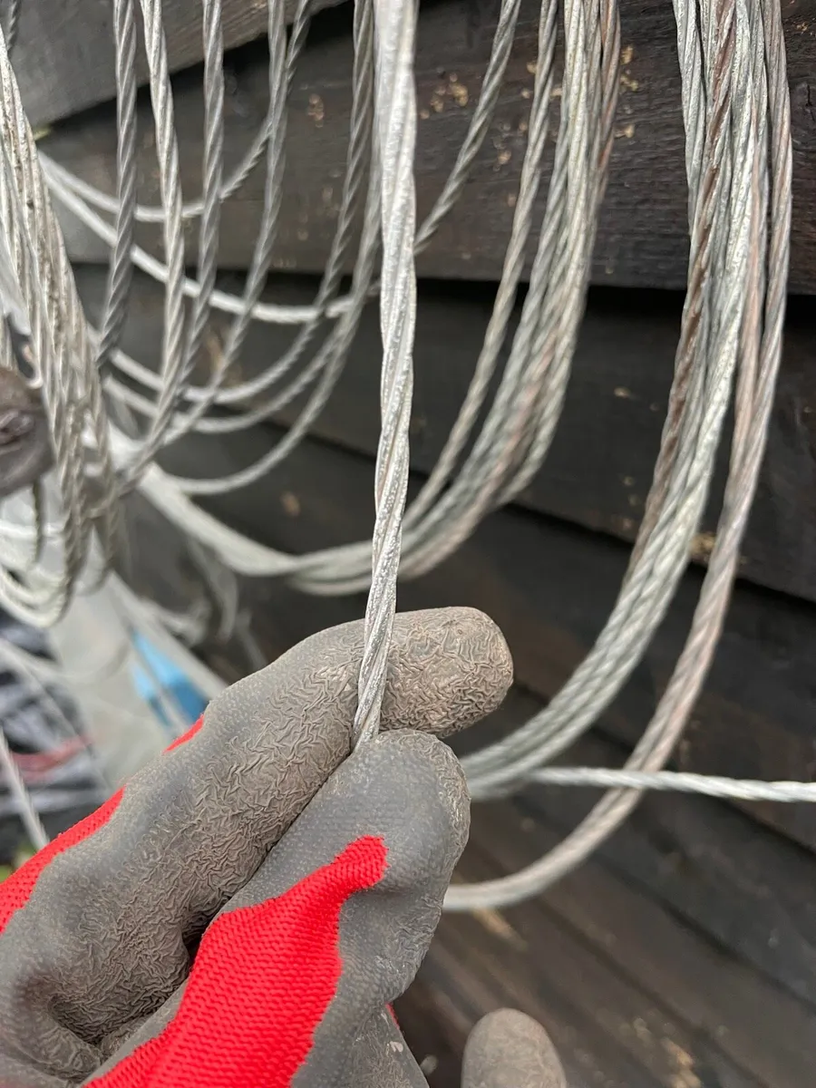 Metal wire bundle €30 - Image 2