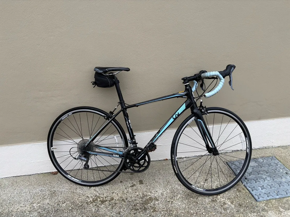 Road bicycle - Image 1