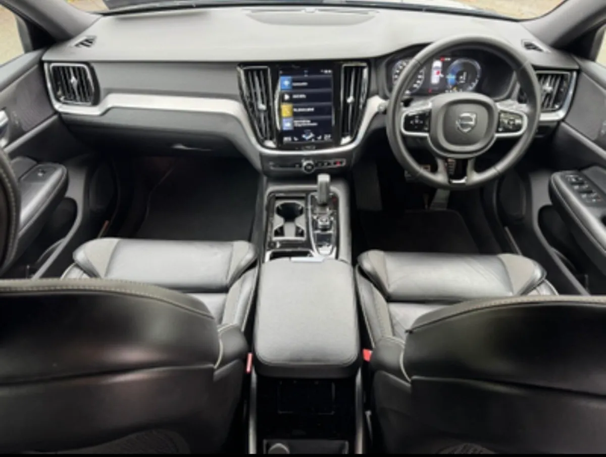 Volvo V60 2.0 Petrol Plug-in Hybrid. - Image 4