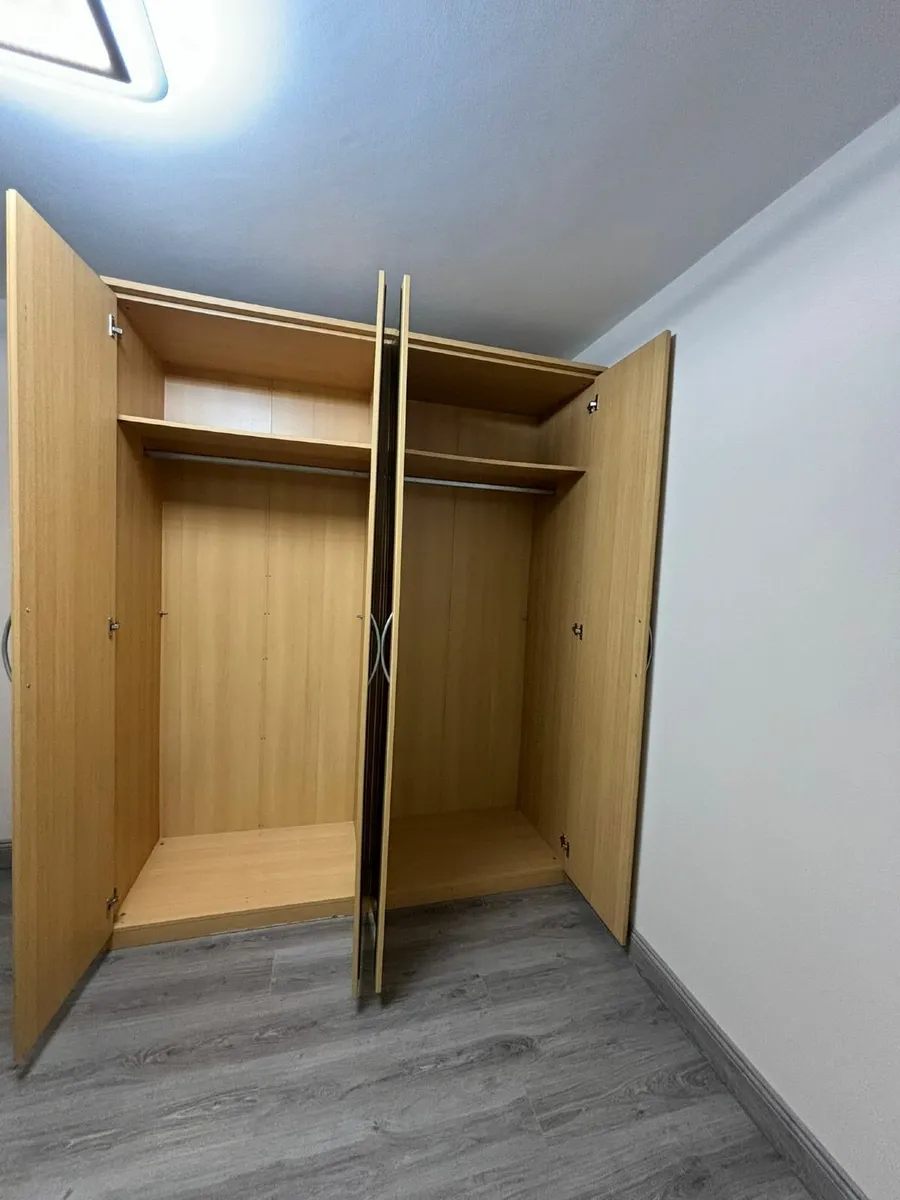 4 doors wardrobe - Image 3