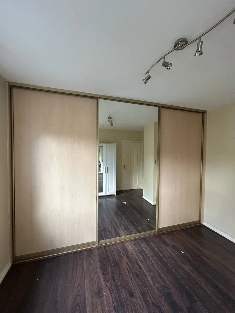 Sliderobe Wardrobes Doors & Frame - Image 4