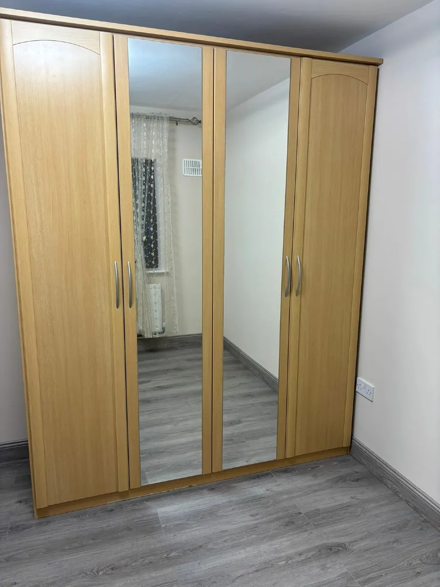 4 doors wardrobe - Image 4