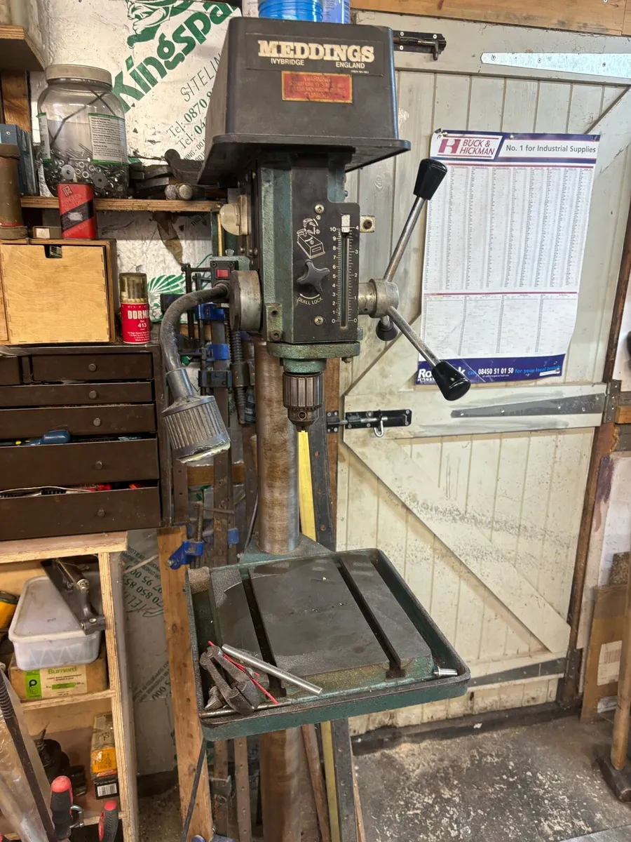 Floor standing pedestal meddings single phase - Image 1