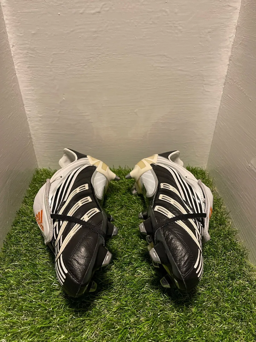 Adidas Predator Absolute SG Football Boots | UK 8 - Image 4