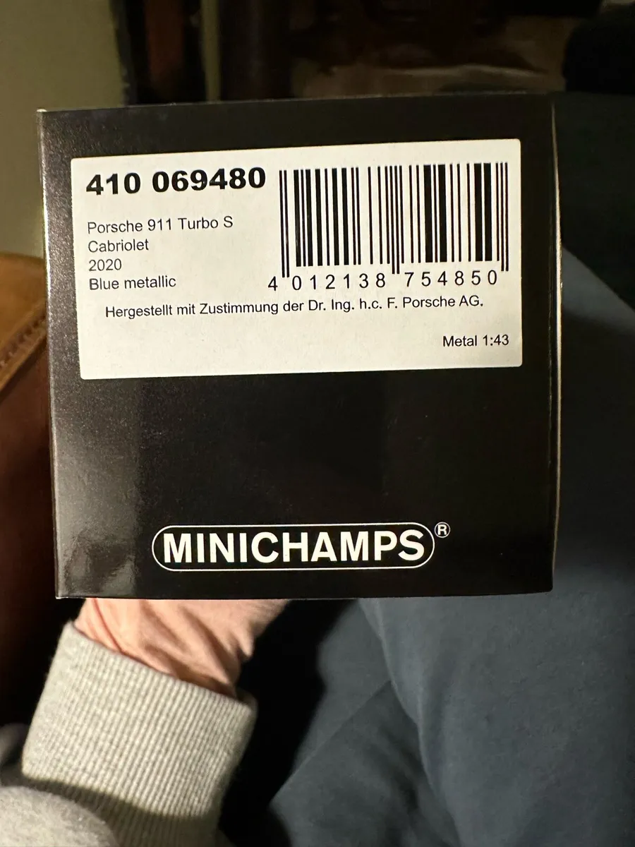 1:43 Porche 911 Turbo S Cabriolet Minichamps - Image 1