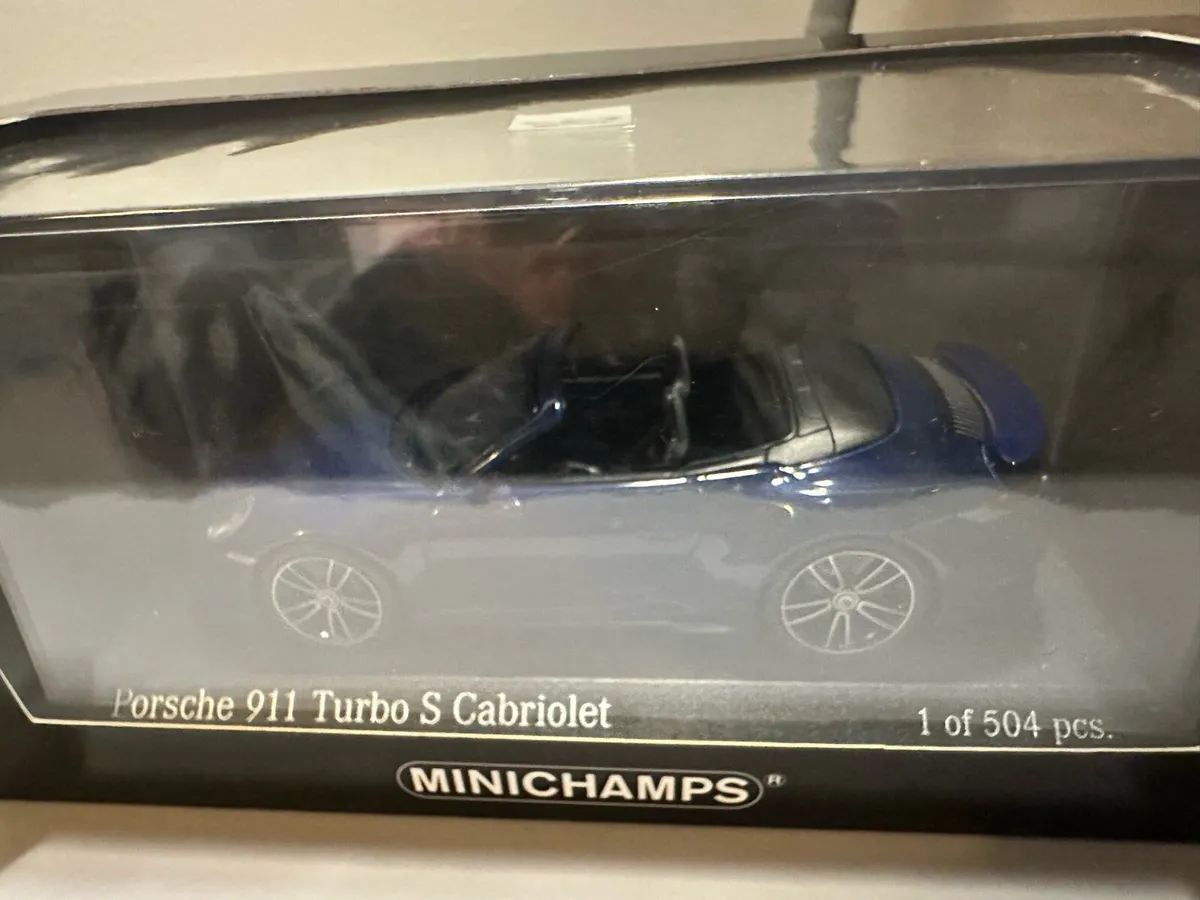 1:43 Porche 911 Turbo S Cabriolet Minichamps - Image 3