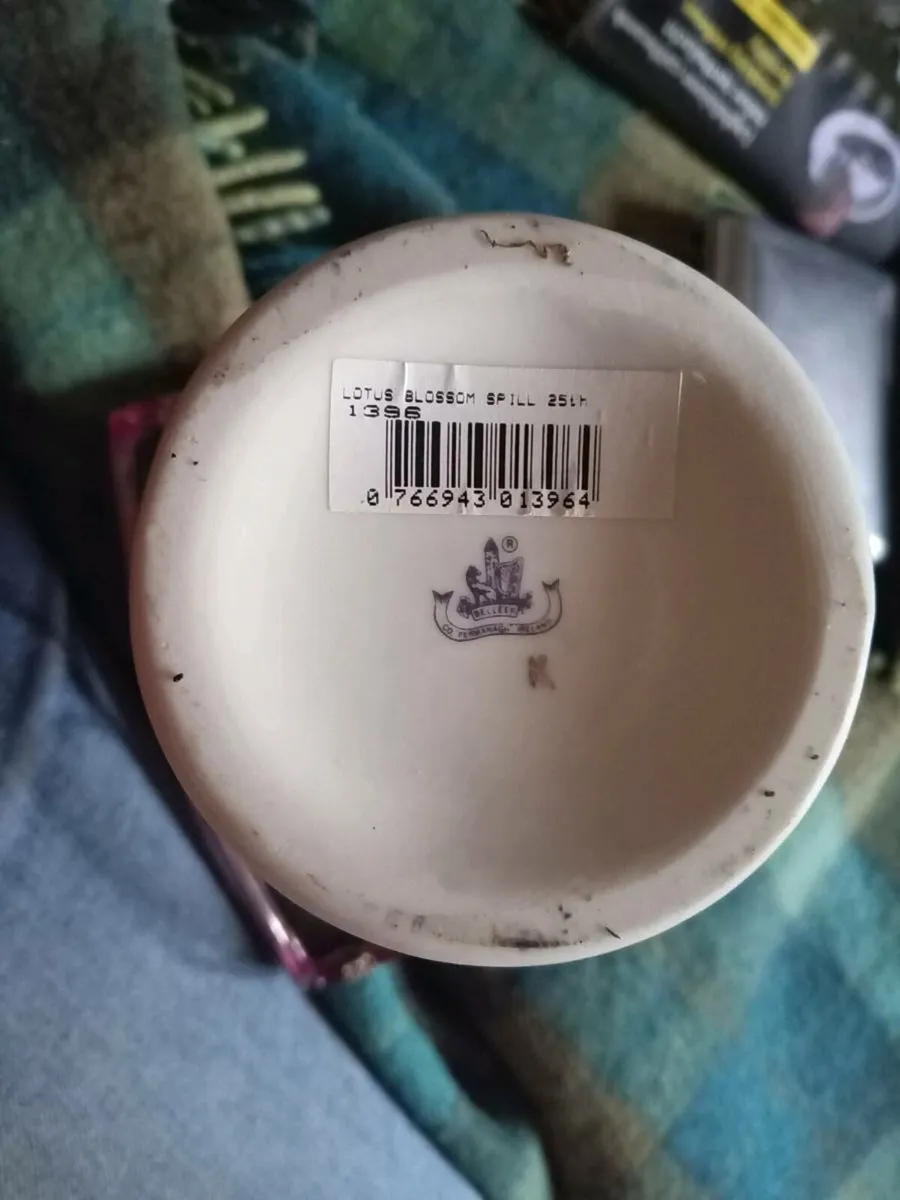 Belleek 25th Blossom Spill Lotus Vase - Image 3