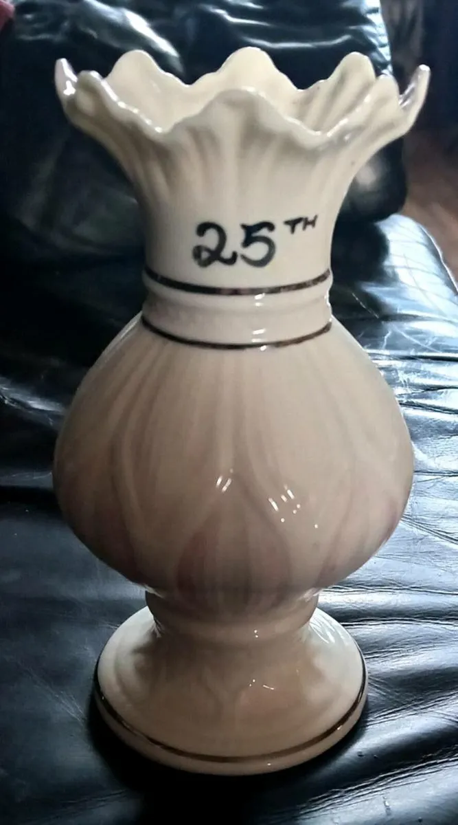 Belleek 25th Blossom Spill Lotus Vase - Image 1