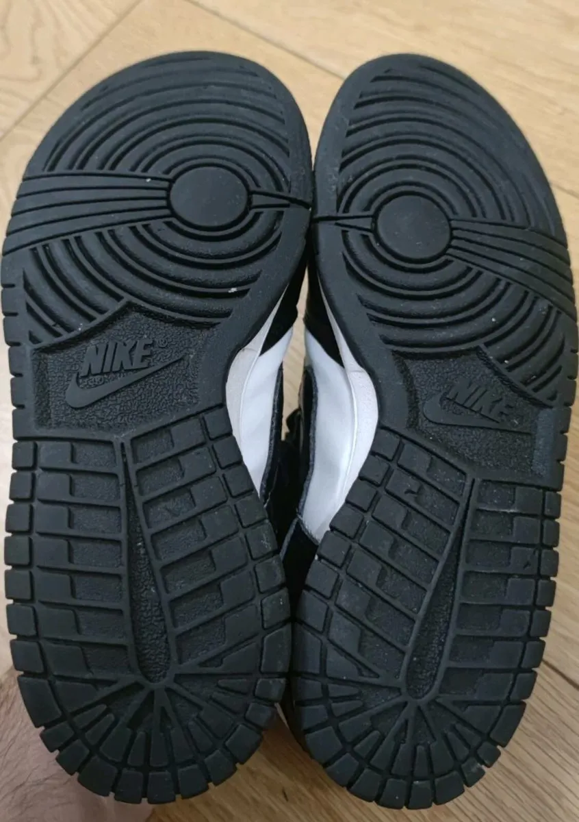 Nike shoes 5 - Image 4