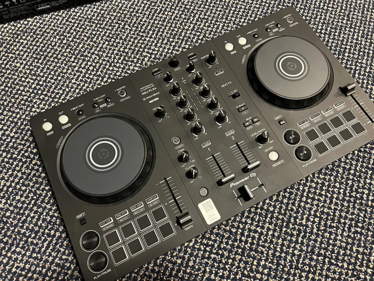 Pioneer DJ DDJ-FLX4 DJ Controller + PioneerHDJ-X5 - Image 2