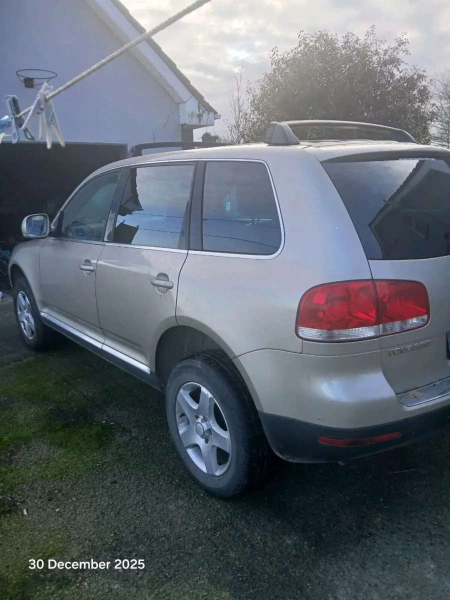 Volkswagen tourag - Image 3