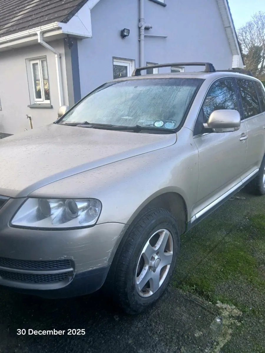 Volkswagen tourag - Image 4