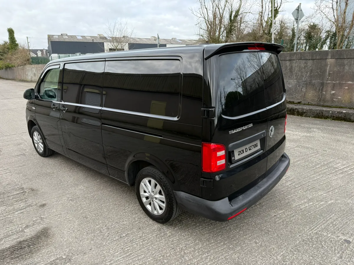 20 Volkswagen Transporter 2.0 - Image 1
