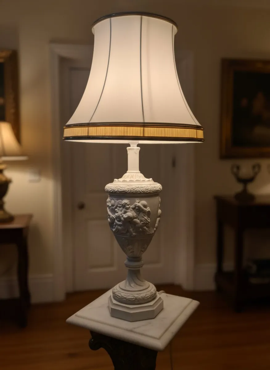 Classical vintage lamp POSTAGE AVAILABLE