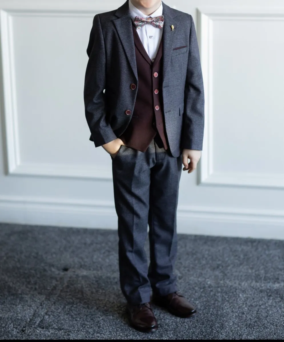 Boys communion suit - Image 2