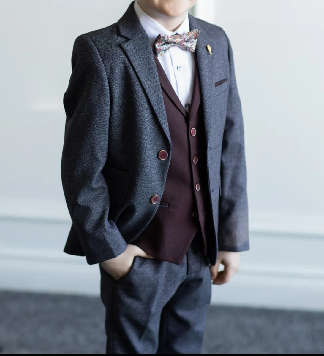 Boys communion suit - Image 3