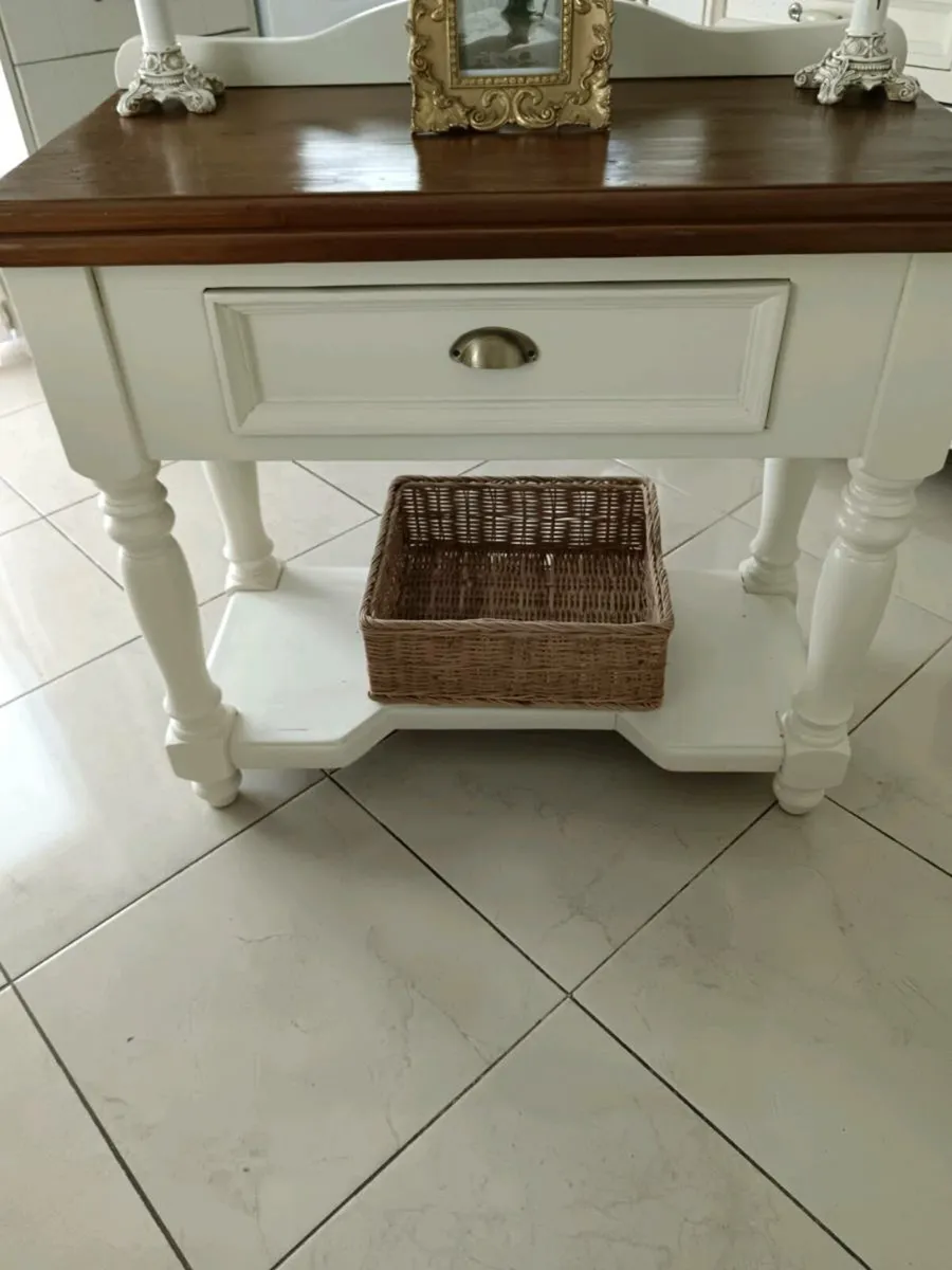 Console table - Image 3