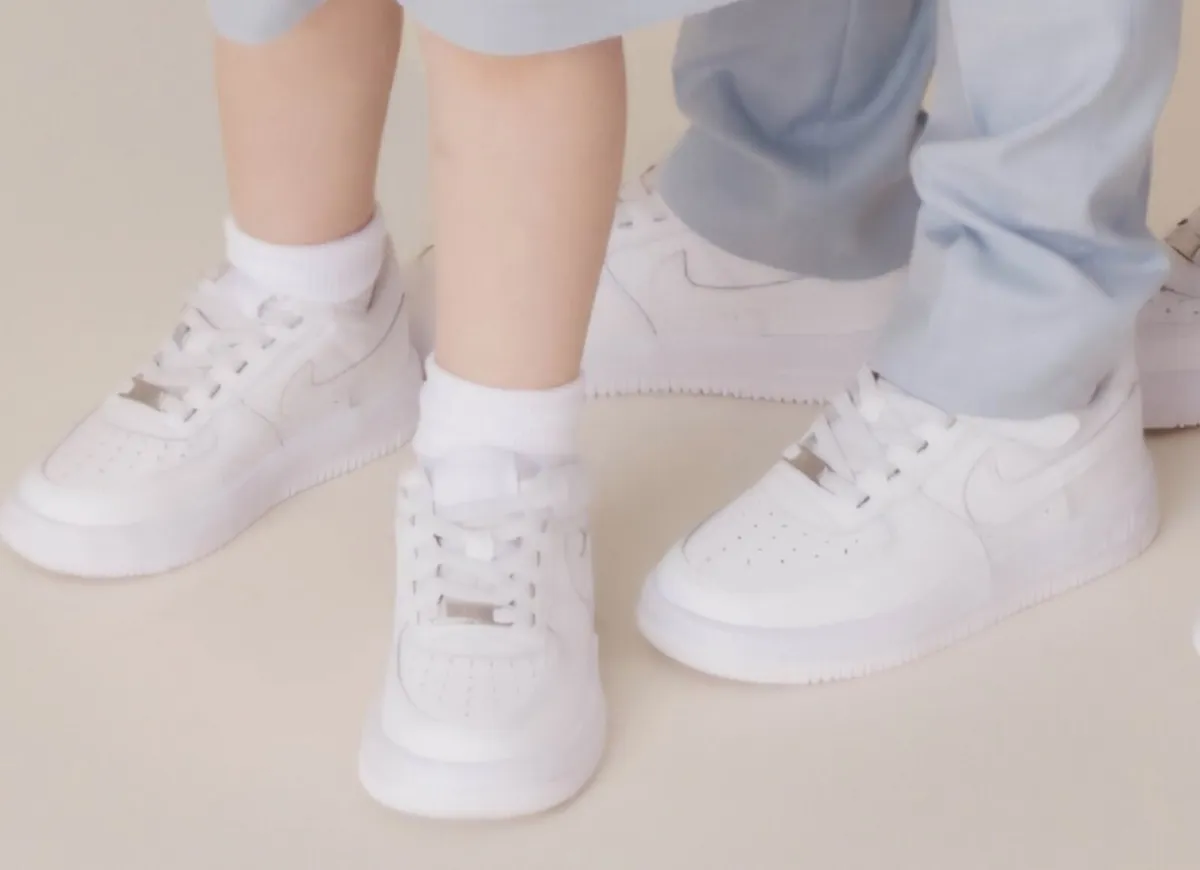 Boys suit age 8 - Image 3