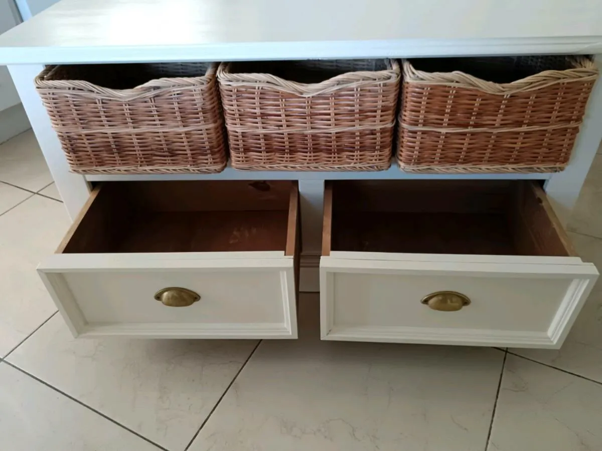 Tv unit/ window bench - Image 4