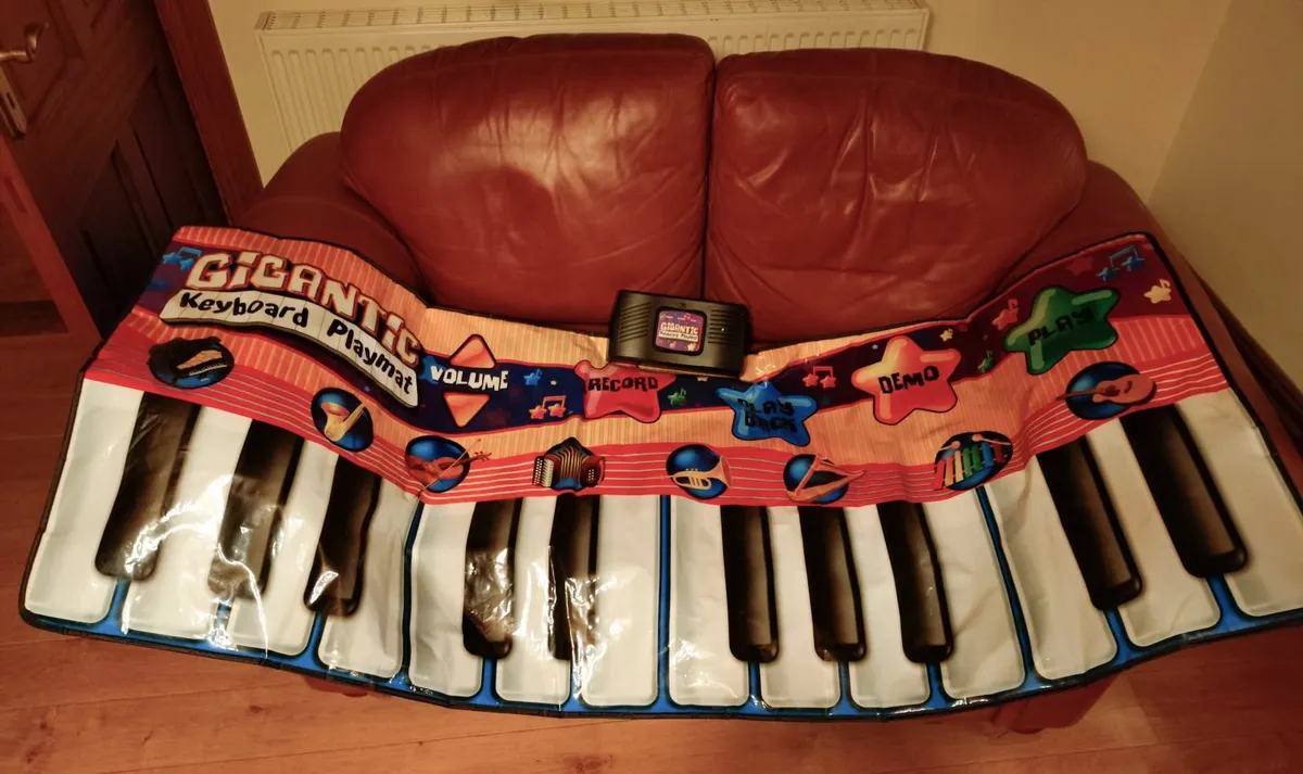 Gigantic Kids Keyboard Playmat (used). - Image 1