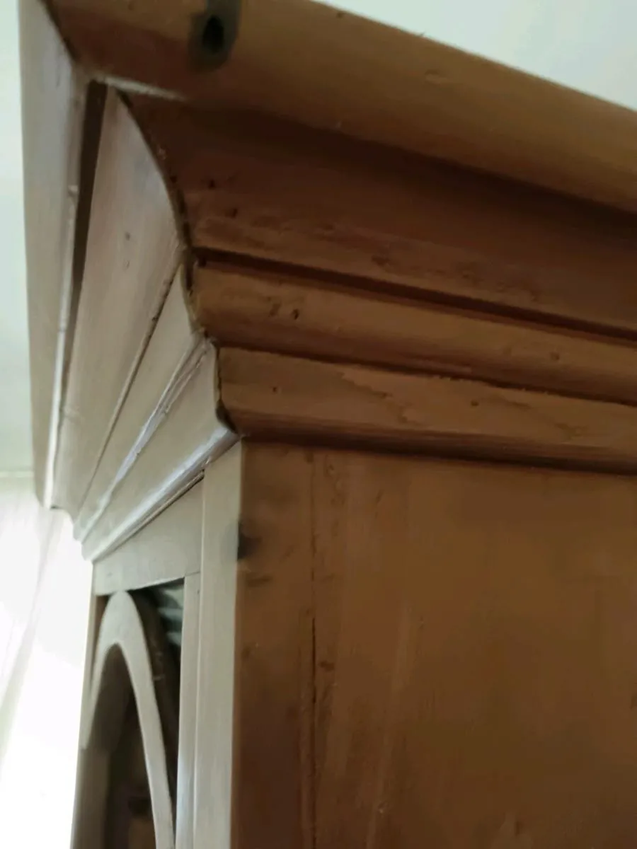 Rustic wood unit - Image 1