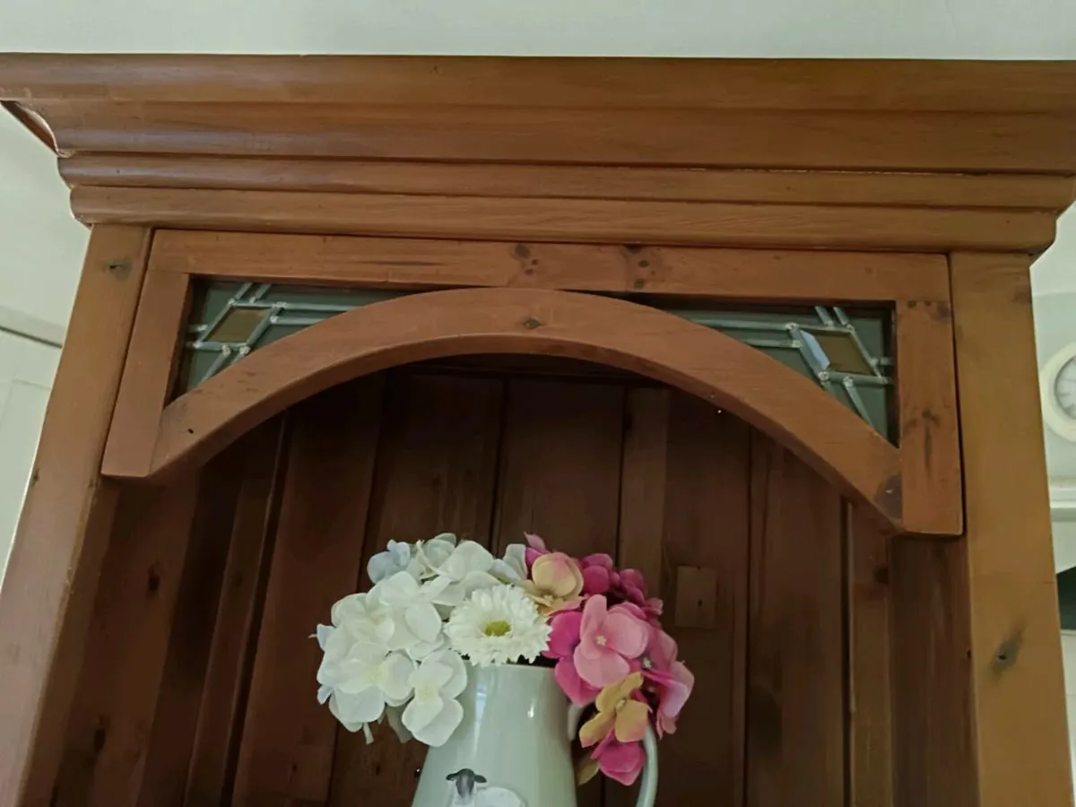 Rustic wood unit - Image 2