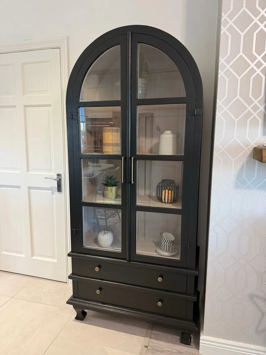 Arched cabinet - Image 1