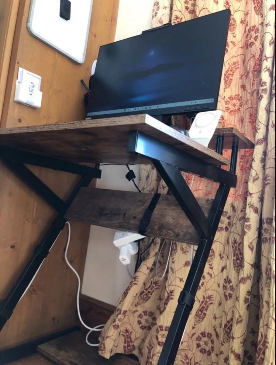 Office desk - Image 2