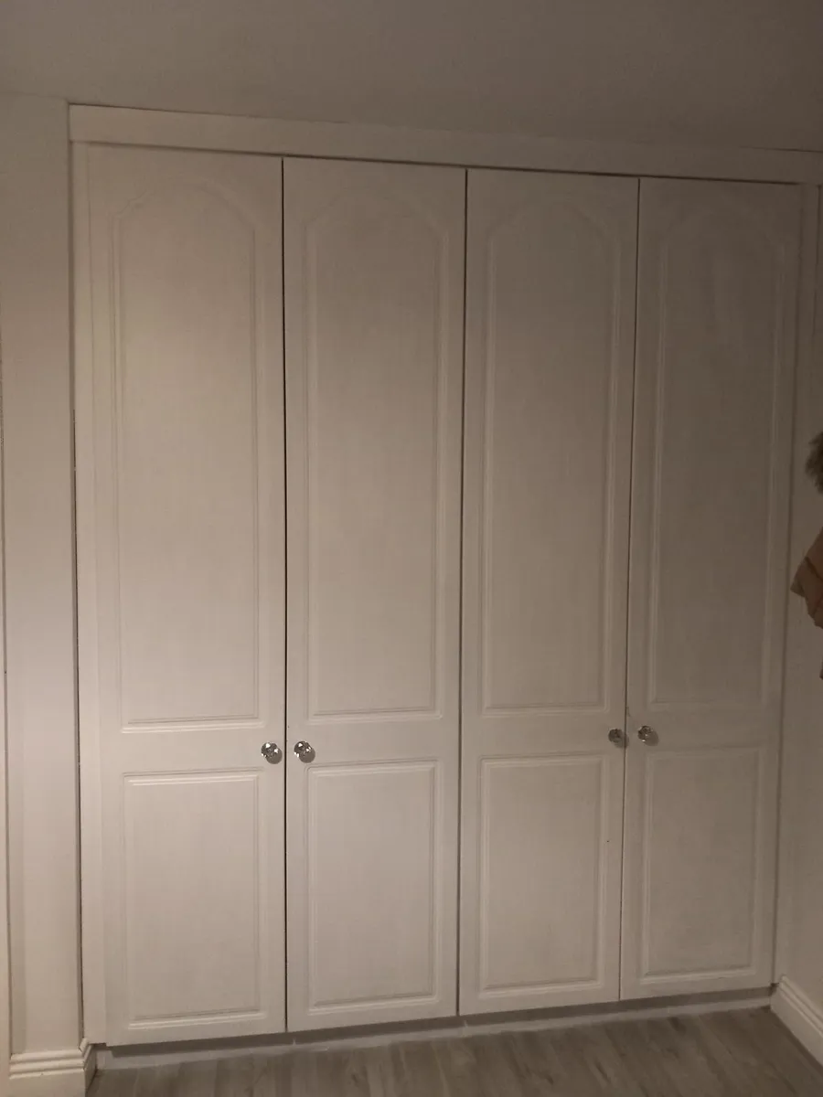Built in wardrobe - Image 1