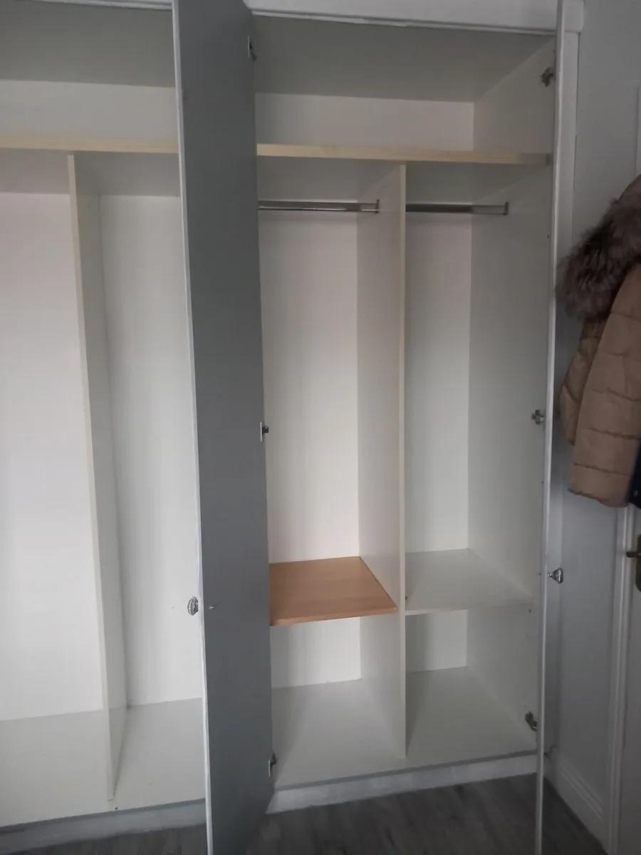 Built in wardrobe - Image 3