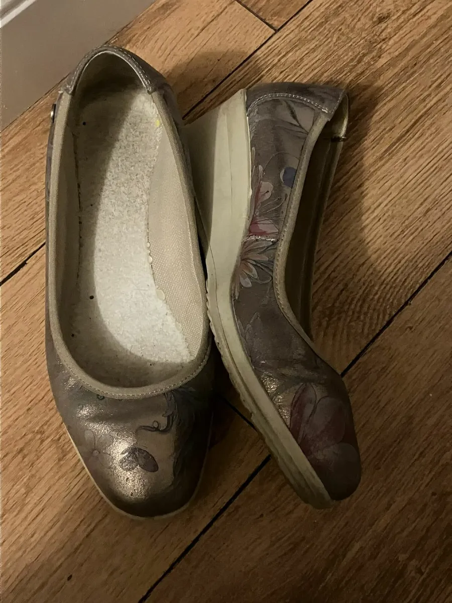 Ladies Shoes - Image 1