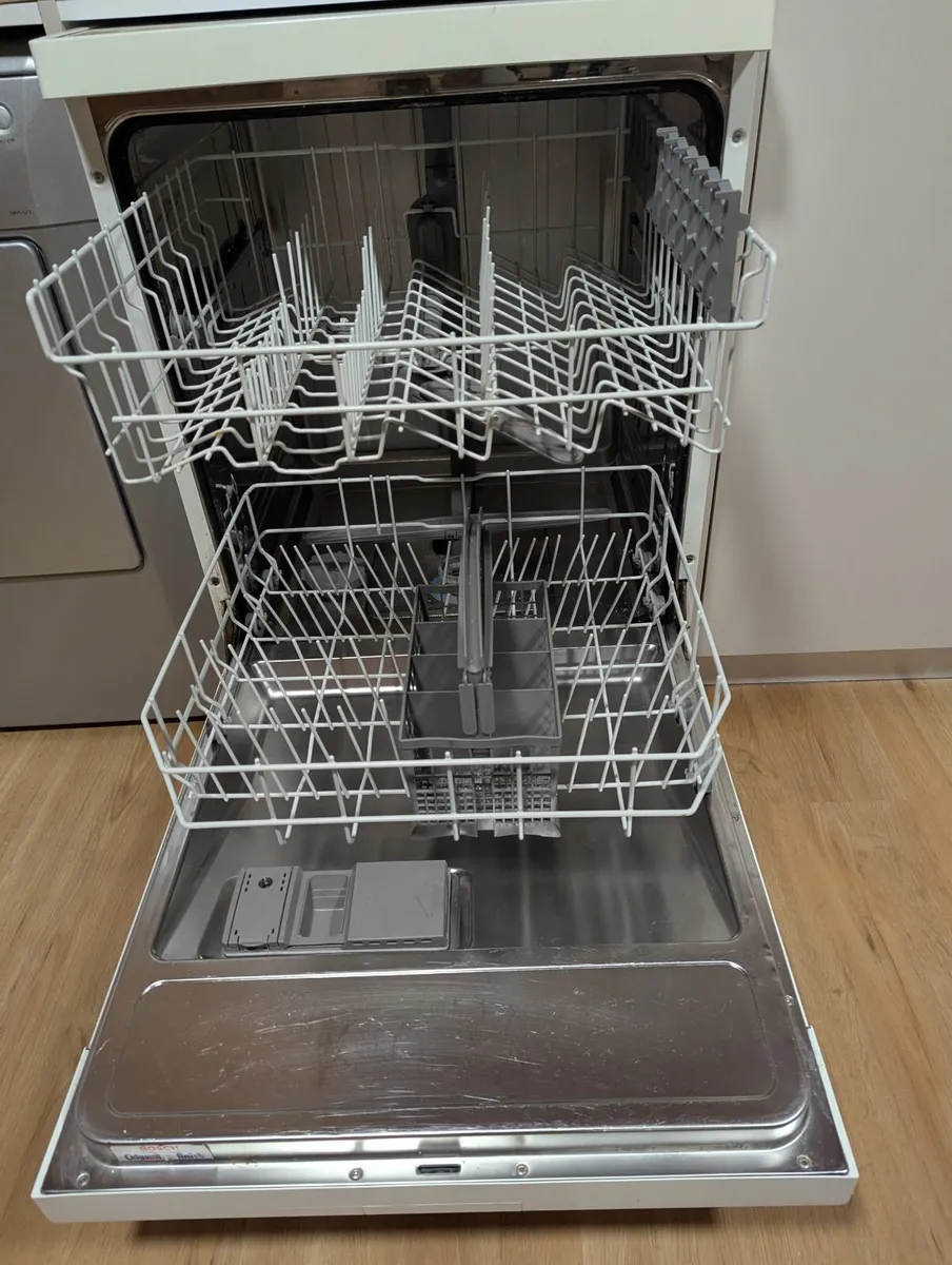 Dishwasher - Image 3