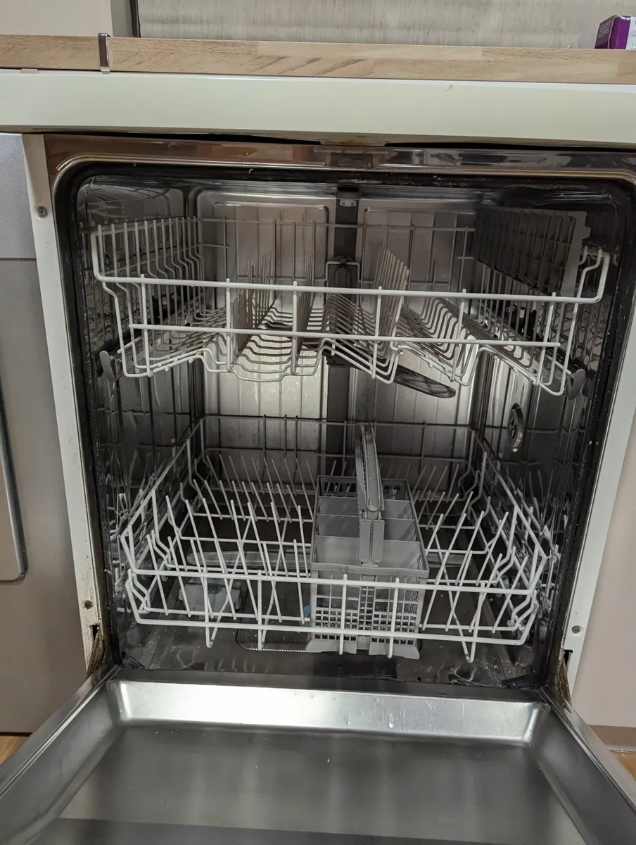 Dishwasher - Image 4