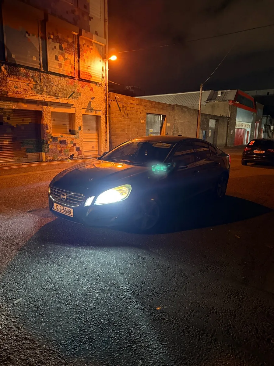 Volvo S60 - Image 2