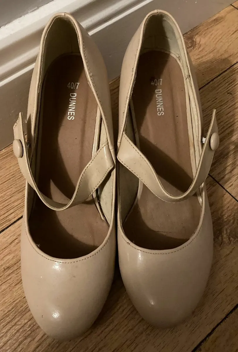 Ladies Shoes - Image 1