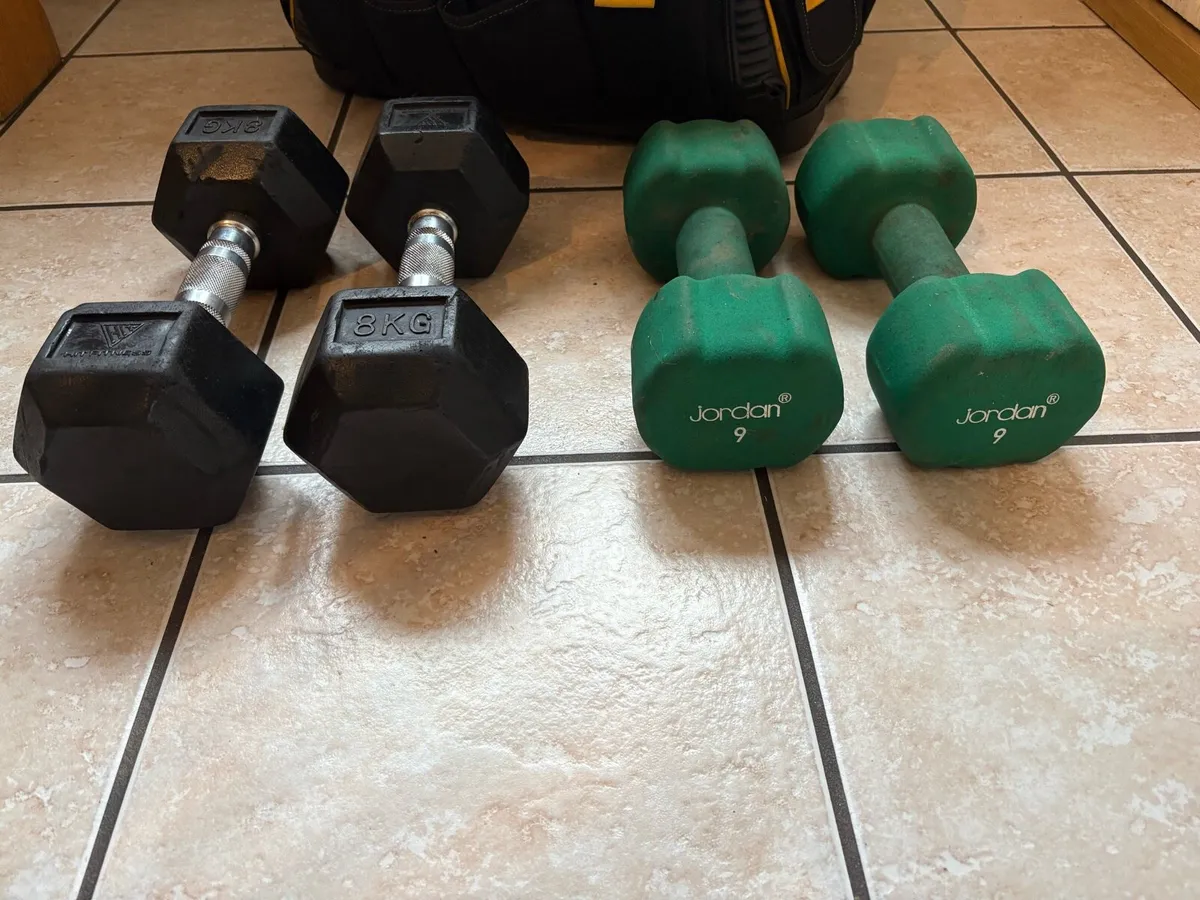 HEX DUMBBELLS. 2 X 8KG + 2 X 9KG. CHEAP!!!! - Image 2