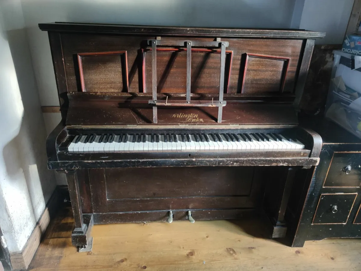 piano - Image 1