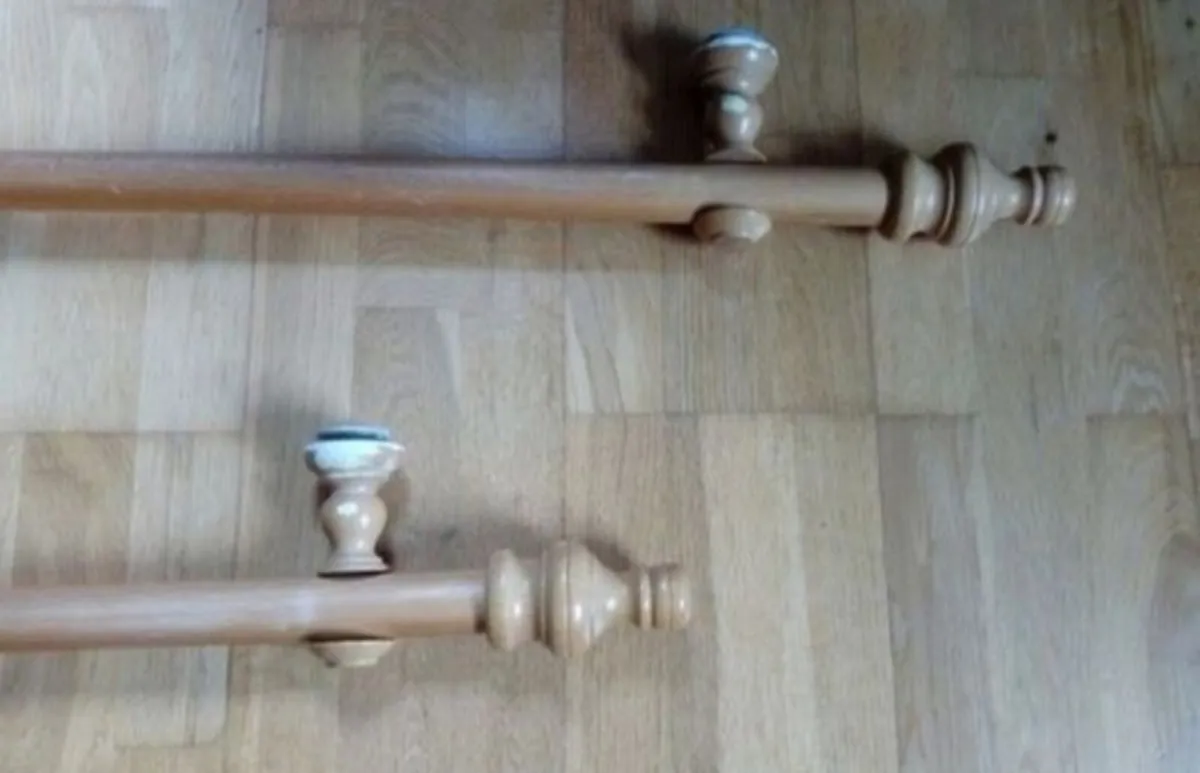 2 Curtain Poles - Image 3