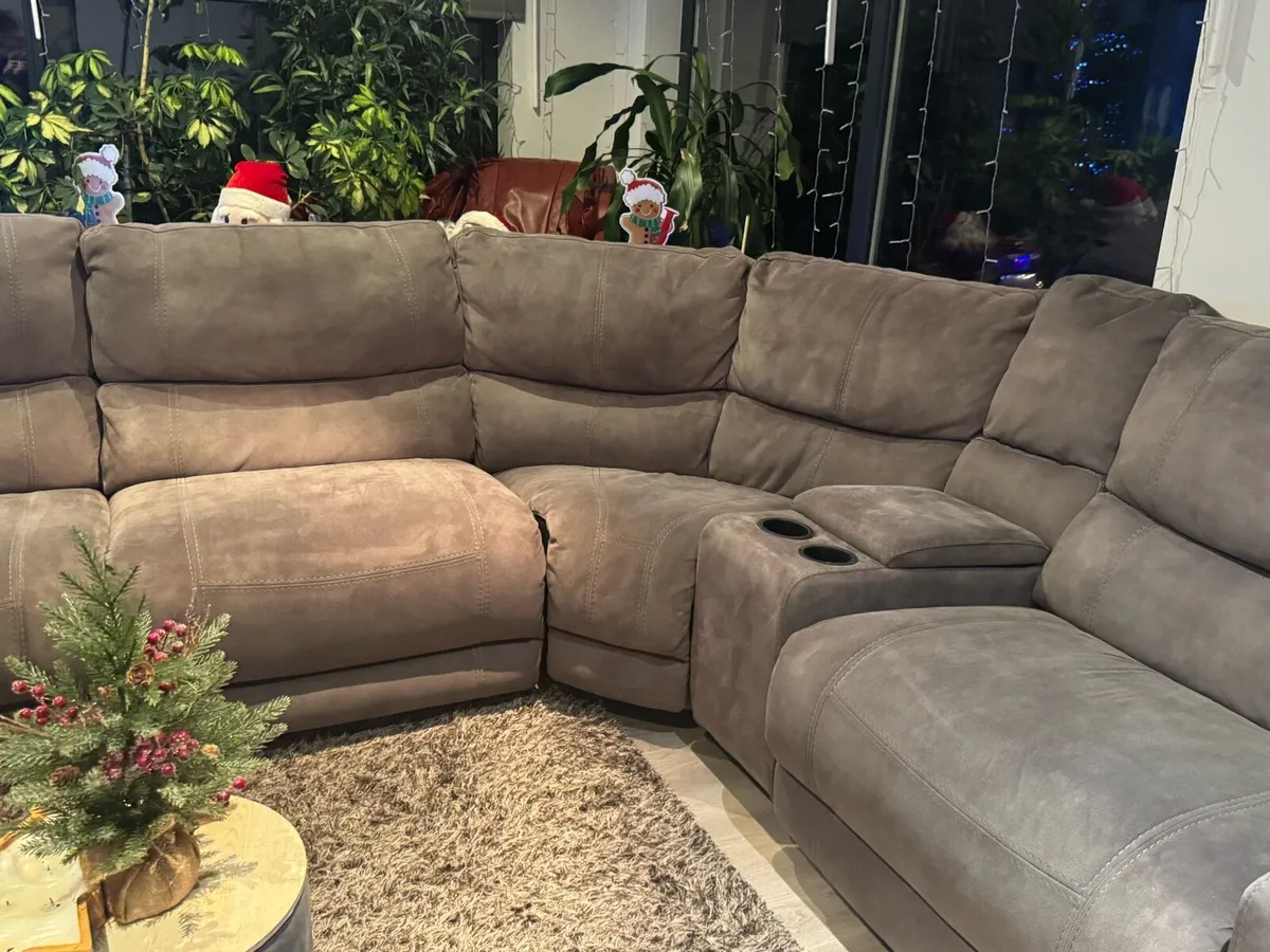 Huge Recliner Ez Living suite with drink holders - Image 3