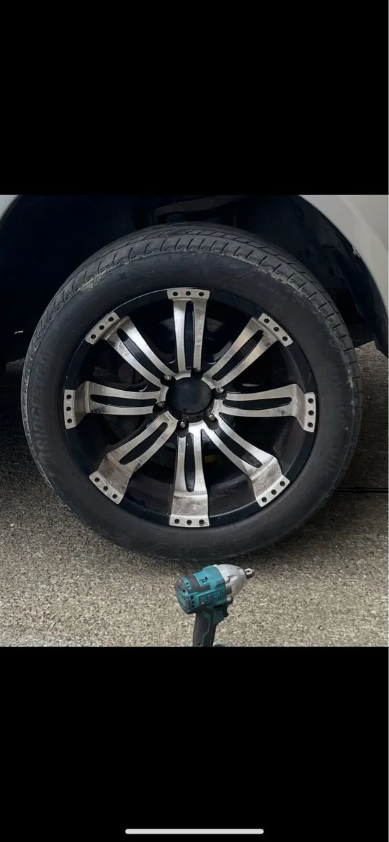 2x sets of alloys and tyres (6/139.7) - Image 1